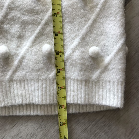 Line & Dot Anthropologie Leah Pom Pom Poofy Sleeve Sweater Cable Knit accent Med - Picture 8 of 8